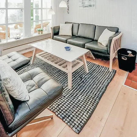 Two-bedroom In Sydals *